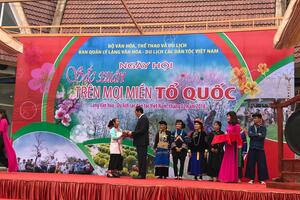 Nghệ nhân dân tộc Mảng, Si La tỉnh Lai Châu tham gia “ Ngày hội sắc xuân trên mọi miền Tổ quốc” năm 2018 tại Làng Văn hóa - du lịch các dân tộc Việt Nam