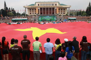 Lễ dâng hoa Tượng đài Bác Hồ và các dân tộc Lai Châu và Lễ thượng cờ trước Giải vô địch quốc gia Marathon và chạy đường trường Báo Tiền Phong lần thứ 64 năm 2023