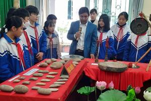 BẢO TÀNG TỈNH  TỔ CHỨC TRƯNG BÀY LƯU ĐỘNG TẠI HUYỆN SÌN HỒ