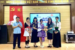 Chương trình trao tặng tủ sách HOU cho Trung tâm Giáo dục thường xuyên - Hướng nghiệp tỉnh Lai Châu