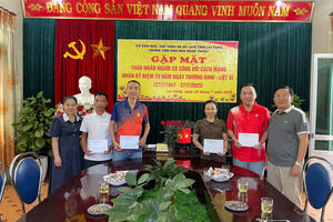 Trung tâm Văn hoá Nghệ thuật gặp gỡ thân nhân gia đình người có công với cách mạng