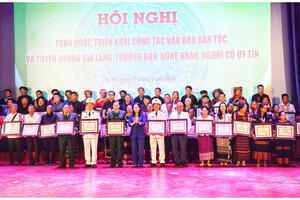 Đại biểu tỉnh Lai Châu dự Hội nghị toàn quốc triển khai công tác văn hóa dân tộc