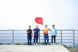 KHẢO SÁT TIỀM NĂNG PHÁT TRIỂN THỂ THAO GẮN VỚI DU LỊCH TẠI ĐỈNH CÁT CHÙA SÌ