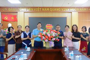 Ban Tuyên giáo và Dân vận Tỉnh ủy chúc mừng Sở Văn hóa, Thể thao và Du lịch nhân kỷ niệm 81 năm Ngày truyền thống Ngành Văn hóa