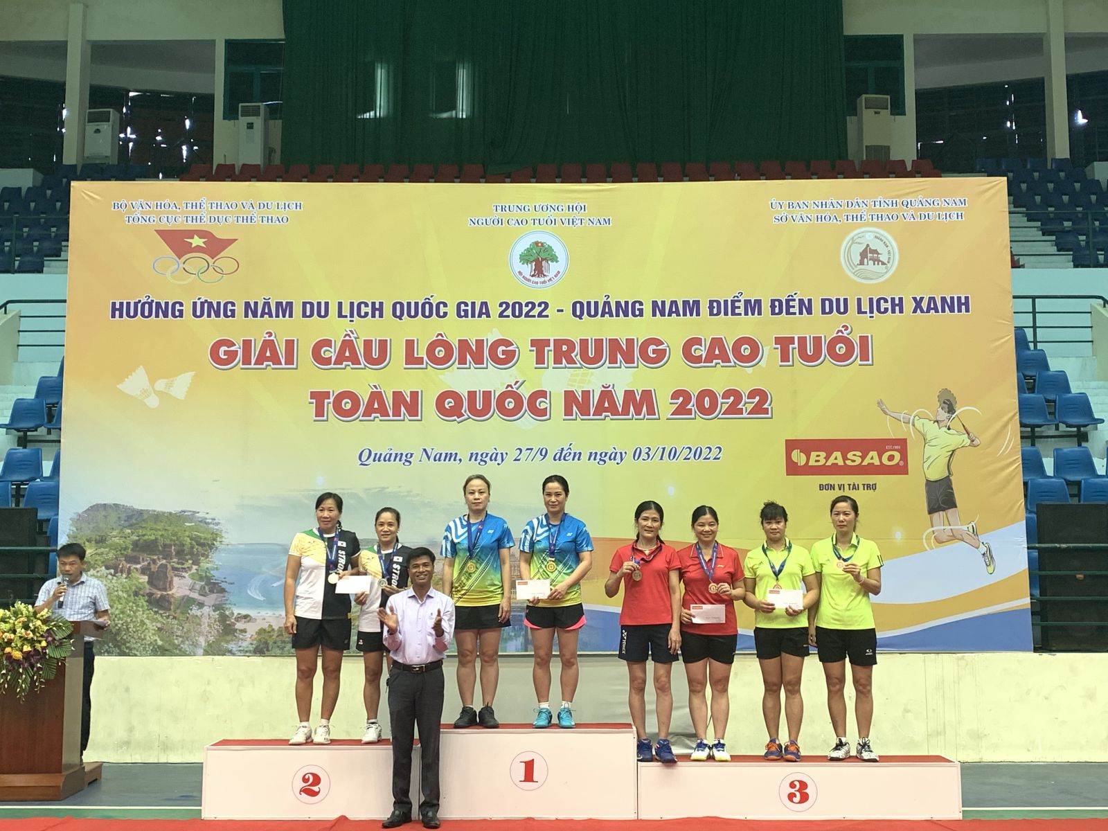Đoàn Vận động viên Cầu lông tỉnh Lai Châu tham dự giải Cầu lông trung cao tuổi năm 2022 tại tỉnh Quảng Nam