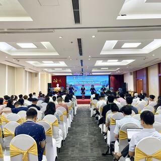 <a href="/du-lich" title="Du lịch" rel="dofollow">Du lịch</a>