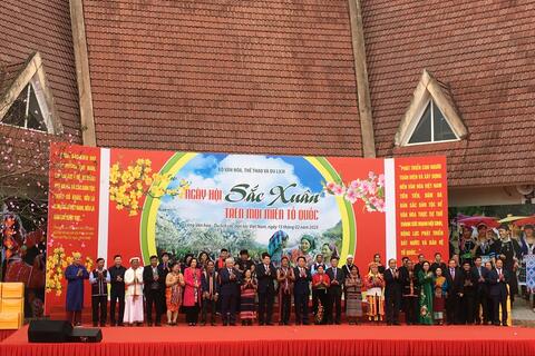 Nghệ nhân người dân tộc thiểu số Lai Châu tham gia Ngày hội “Sắc Xuân trên mọi miền Tổ quốc” năm 2025