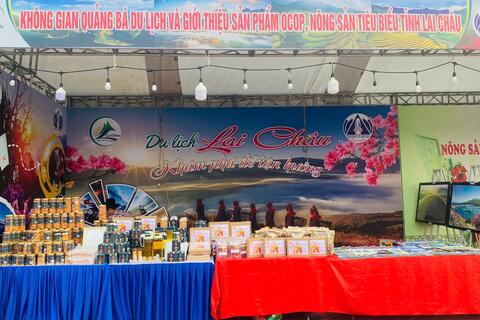 Lai Châu tham gia 2 gian hàng tại Lễ hội Hoa ban năm 2025 và Ngày hội VHTTDL các dân tộc tỉnh Điện Biên lần thứ VIII