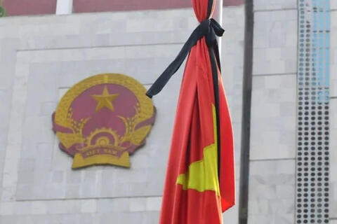 Lai Châu thực hiện nghi thức Quốc tang đồng chí Saysomphone Phomvihane